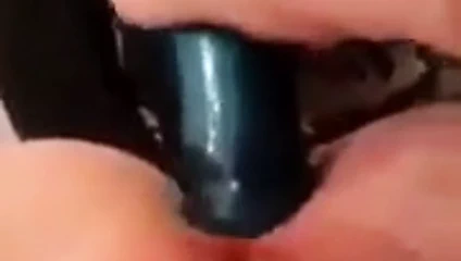 Dik kız göt kahrolası kendini ile bir vibratör