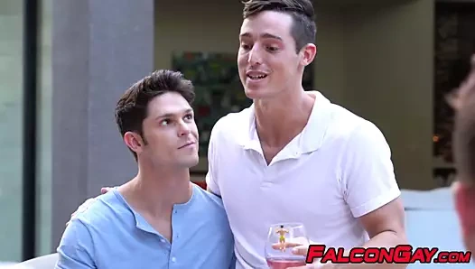 Hansome adam barebaking iri parça sonra emme büyük şişman çük