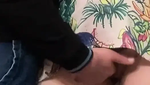 Aldatan evli kadın kalabalık bir metroda mastürbasyon yapıyor