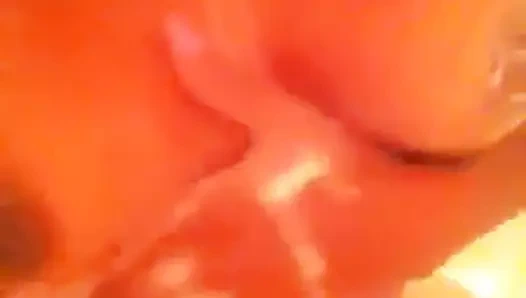 Büyük sabunlu duş göğüsleri