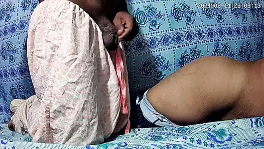 Hintli genç bayan ve oğlan seks yapıyor 2875