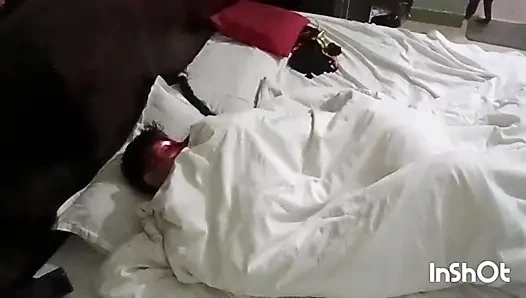 Meri wife ka birthday manaya hotal me