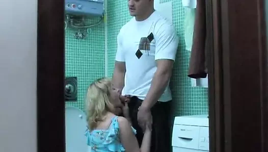 Üvey evlat, beni içeri al, sana bir oral seks yapacağım