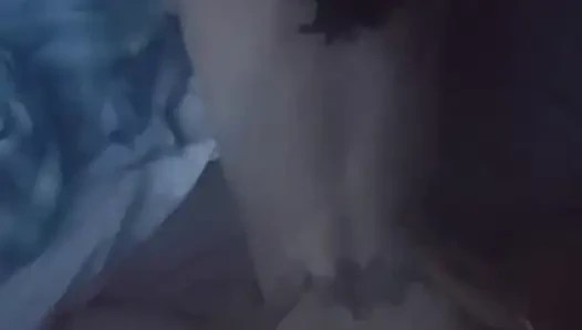 Üvey kız kardeş bu büyük yarağı seviyor.