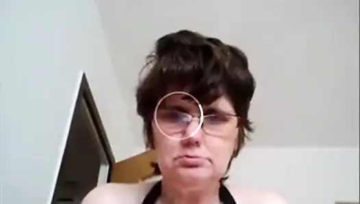 Geile Hausfrau vor Privater Webcam