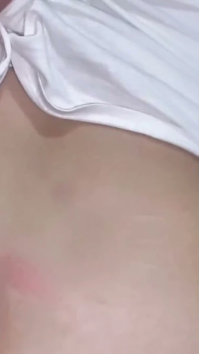Pemandangan terbaik dari memek krim yang luar biasa dari dekat ke dalam memek | Klip 1