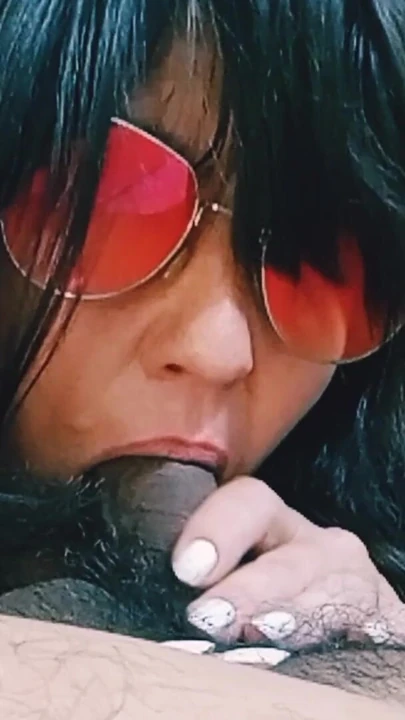Sürtük evli kadın güneş gözlüklü oral seks yakın çekim | Klip 2