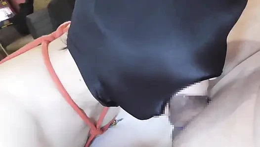 Mayu NO56, Tıraş edilmiş, Kaplumbağa kabuğu bağlama, tam baş maskesi, grafiti, Meni içme, kasılmalı orgazm