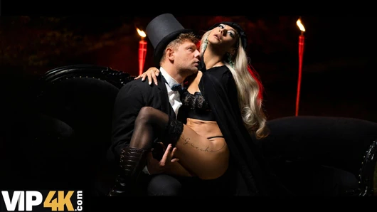 BUFU XXX. Sarışın seksi cadı çok derinden sikiliyor ve uçup gidiyor