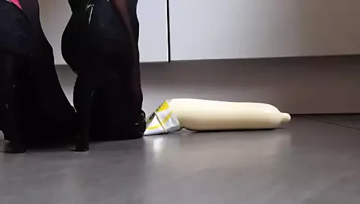 topuklu naylon çorap ayak oyunu