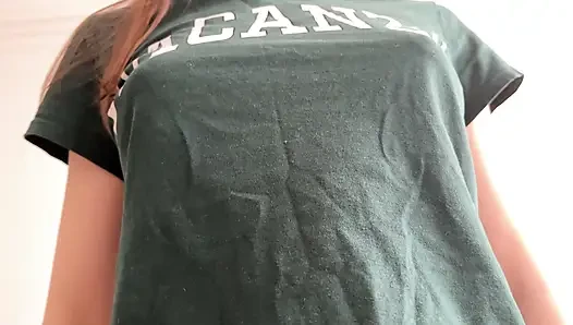 Sapık Üvey Kız Kardeş, Orgazma Ulaşmak İçin Üvey Erkek Kardeşini Kullanıyor! POV Cowgirl
