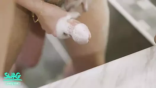 Soapland ve masaj salonu: büyük memeler, ayak oyunu ve külotlu çorap fantezileri