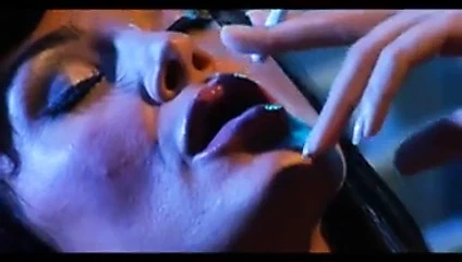 Çok ıslak ve seksi...