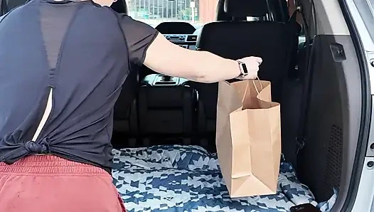 Büyük zenci yarağı orta yaşlı seksi kadının sevgililer günü planlarını engelliyor