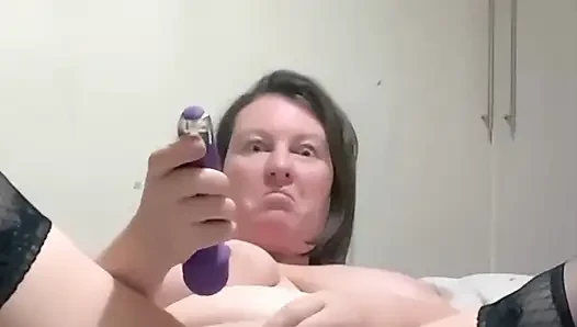 Iphone Versiyonu Kelebek Pozisyonunda Çoraplı Solo Selfie