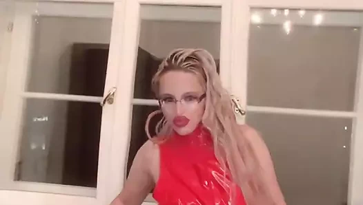 Barbie bebek olmak istiyorum