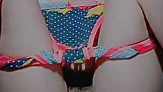 This girl sees her best friend kissing her lover in front of her. He enjoys it. Her gets wet. She rubbed her