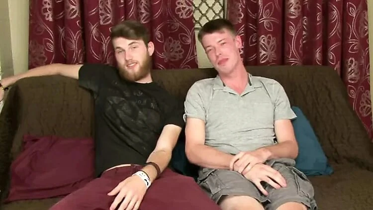 Porno gay de dos heteros que follan por dinero