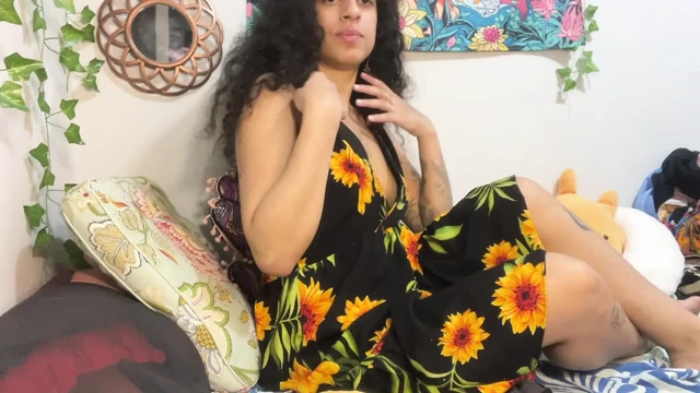 Breakfast with the hairy pussy goddess
