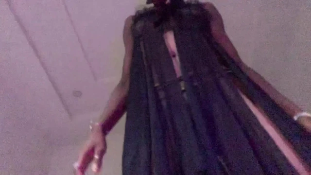 Ağır çekim zenci genç seksi dans ıslak amcık yakın çekim