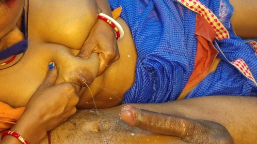 Hint desi köyü yenge ne chhath Puja ke din Apne sote hue devar ke land per dudh tapkaya yenge ne