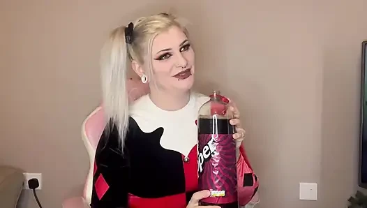Geğirmemeye çalış Harley Quinn Cosplay