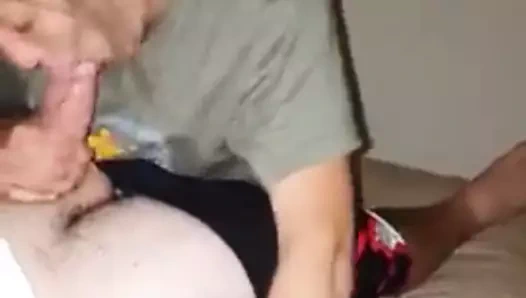 Kız arkadaşım sikimi emiyor