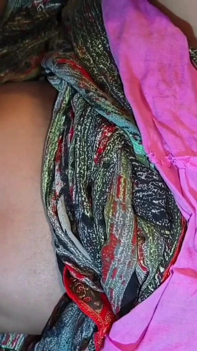 Pati ne apne patni ko romantic mood se chut ki chudai kiya  aur chut ka maza liya . Indian desi village hindi viral… | Clip 2