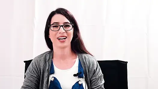 Serena Blaire ile 20 rastgele soru | Adult Time