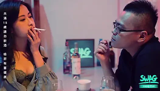 Barda bir içki al ve azgın Asyalı kızları sik