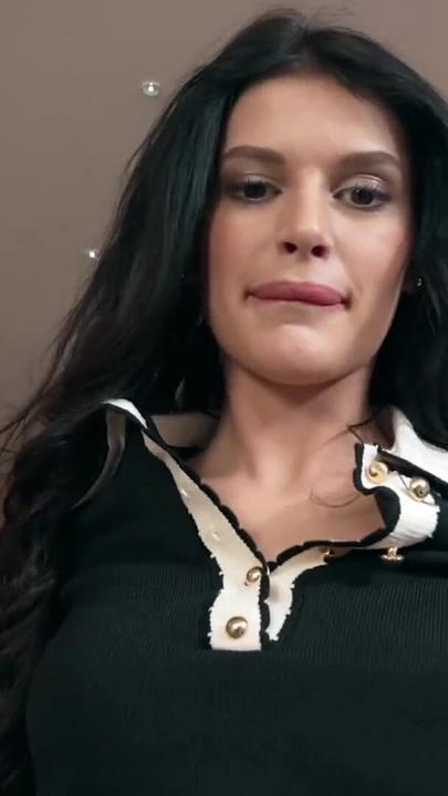 Незабываемый момент от "HUNT4K. Она адски трахнула меня в этот канун Рождества"