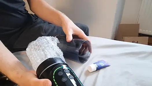 Yeni oyuncak! Mastürbasyon yaparken emiyor, titreşiyor ve dönüyor. Kutu aç ve ilk deneme.