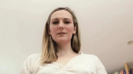 Kadın kılıklı evli kadın bekaret kemeriyle sikiliyor - clara dee bakış açısı