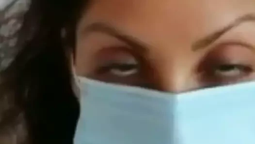 Sri Lankalı sanatçılar, sıcak videolar