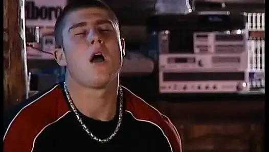 Kilolu kızıl saçlı kadın sert sikiliyor ve ağzına boşalıyor