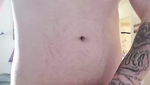 Yalnız erkekler tek başına mastürbasyon yapıyor ve boşalıyor