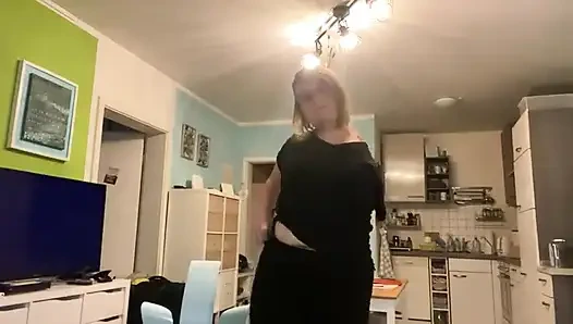 Yaraklarımla oynuyorum