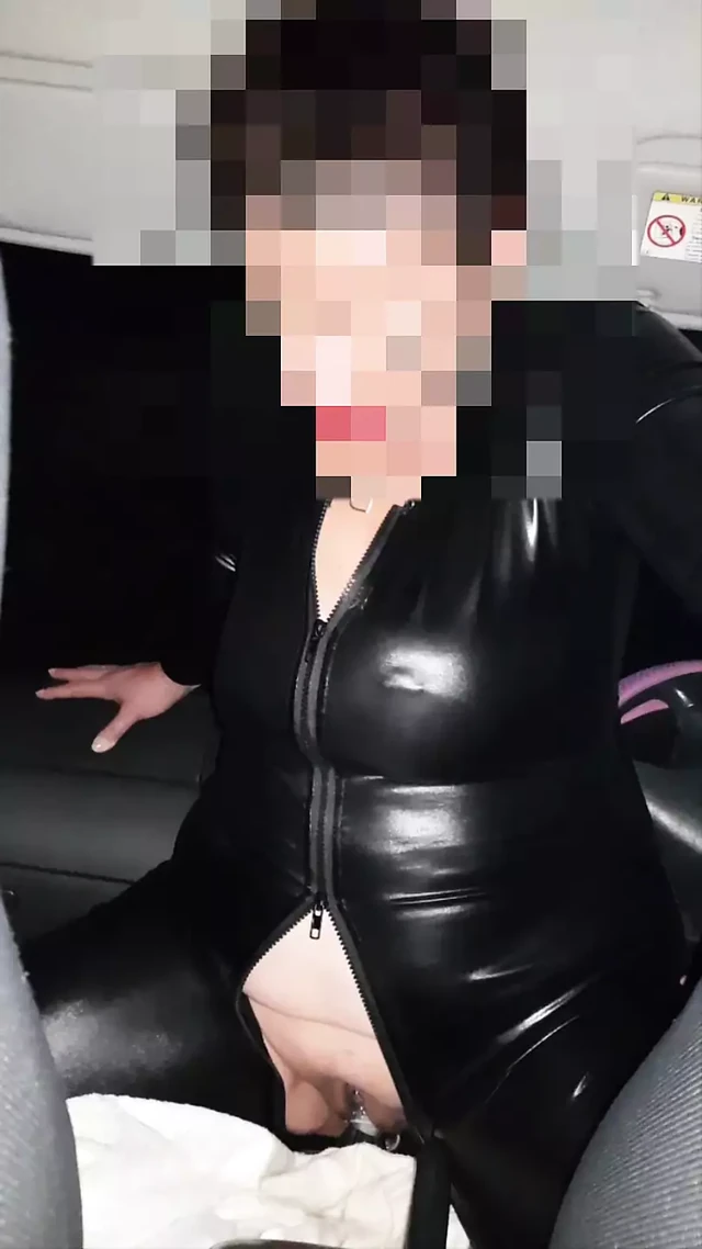 Misssapioseksüel vites çubuğuna biniyor (tam uzunluk)