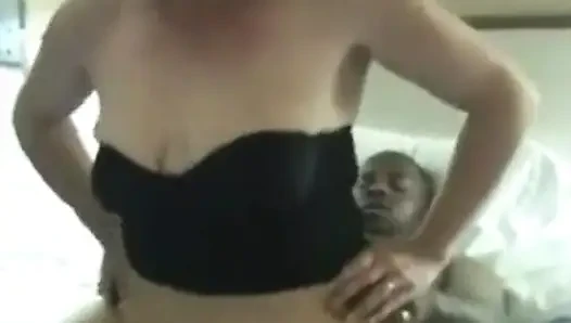 Aldatılan orta yaşlı seksi kadın - aldatan evli kadın