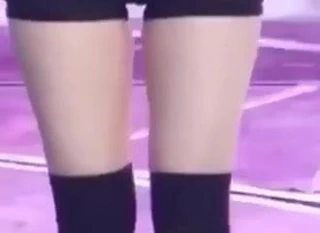 Jisoo'nun lezzetli uyluklarına zum yapmak