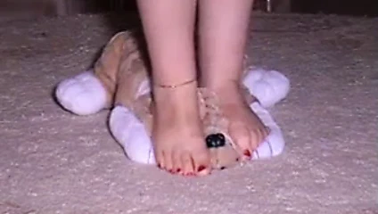 Big Chantal (104 kg) trample Plushie teddy