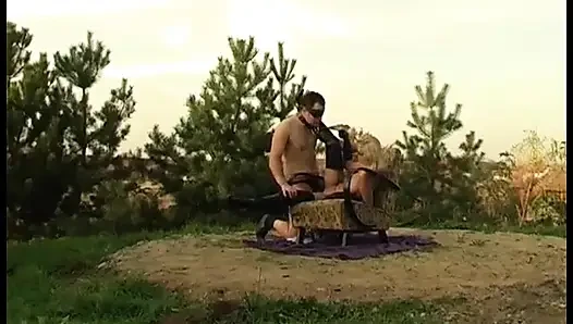 Köle tasmalı sahibesini domaltarak sikiyor