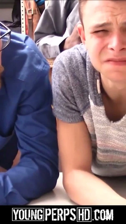 Shoplifting twink ve adım baba becerdin tarafından siyah security Officer | Klip 1