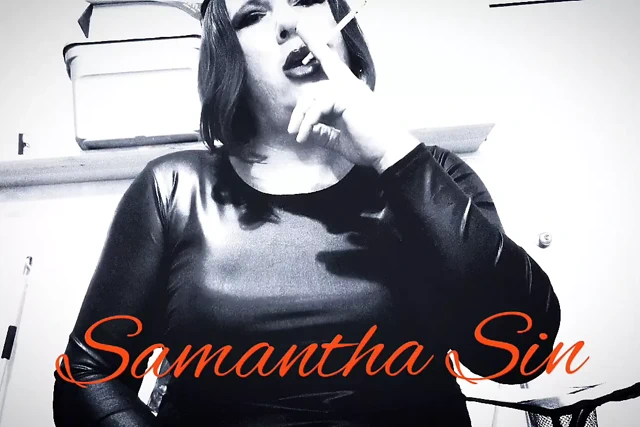 Samantha sigara içiyor 120 ışık ve okşayarak