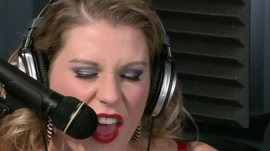 Renee'nin Samantha 38G ile üçlü seksi