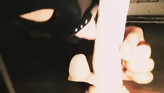 Yarak adicted sürtük eğitimli dildo emiyor