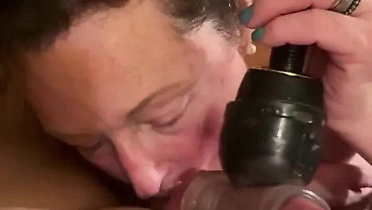 Vibe ile oral seks ve yarak kılıfı