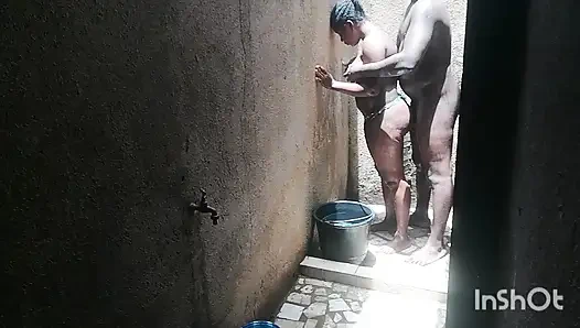 Duşta sevişmenin tadı daha iyidir. Bu yüzden Diane her zaman duşu cinsel buluşma yerimiz olarak seçiyor