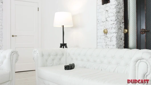 Güzel kız sözde ajan ile harika seks kandırdı