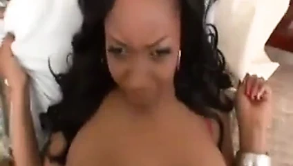 Bebek kekleri beyaz bir horoz seviyorum